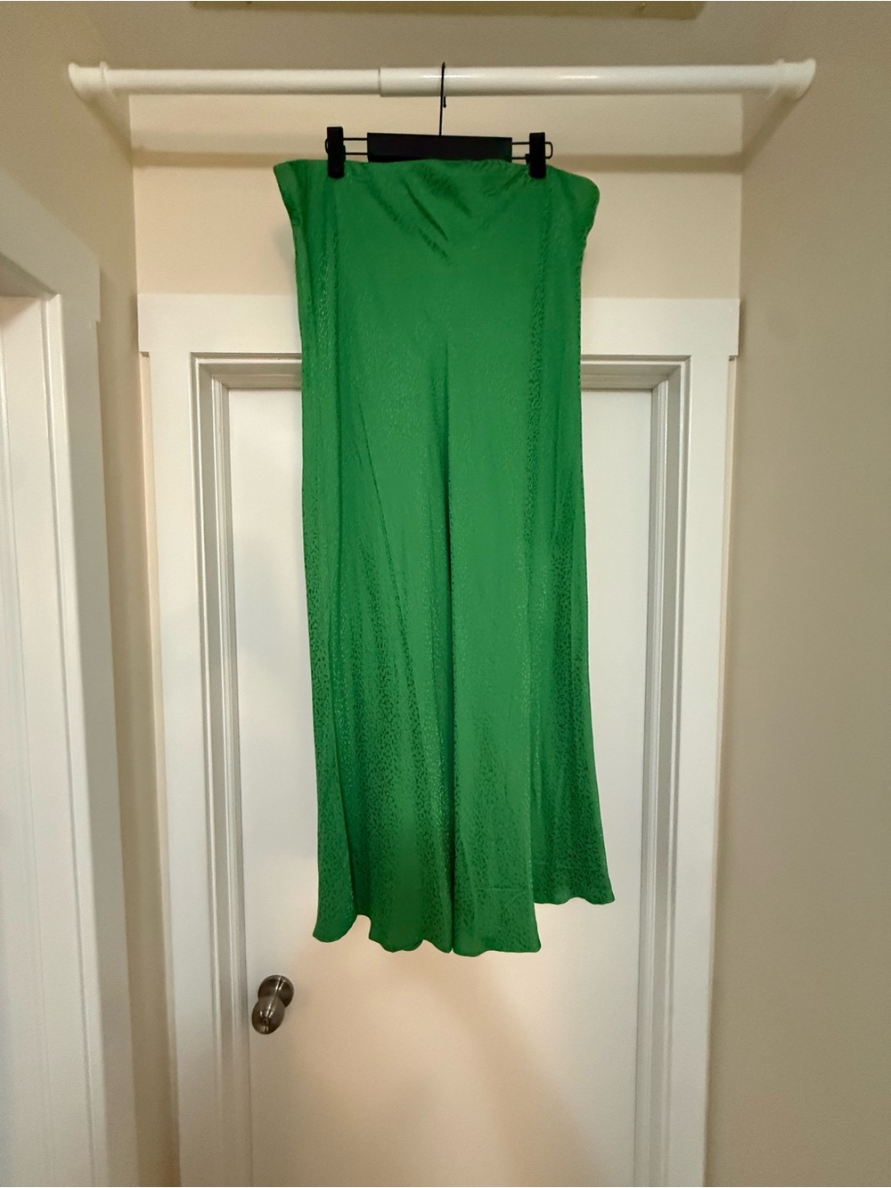 LOFT Bright Green Maxi Skirt - Flowing Silhouette